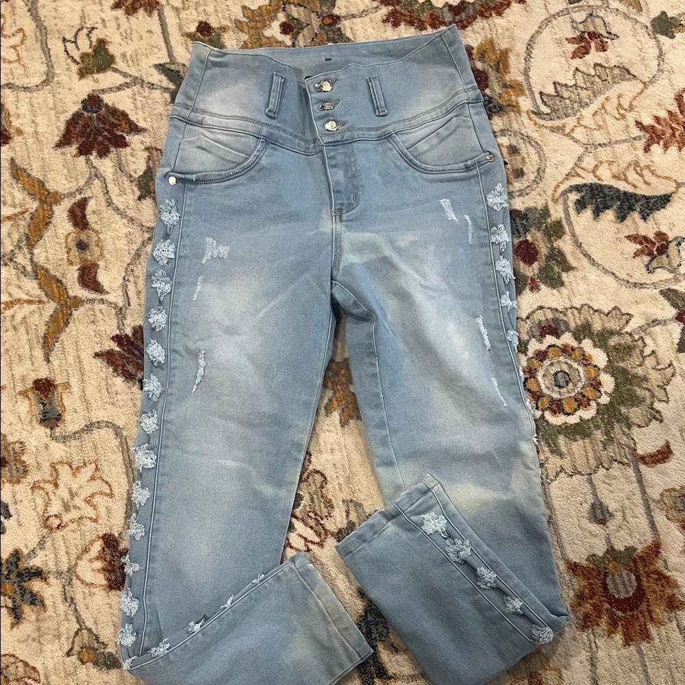 Stylish High-Rise Embroidered Jeans in Light Blue